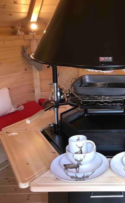 Praze an Beeble Romantic Treehouse With Hot Tub & Bbq Lodge מראה חיצוני תמונה